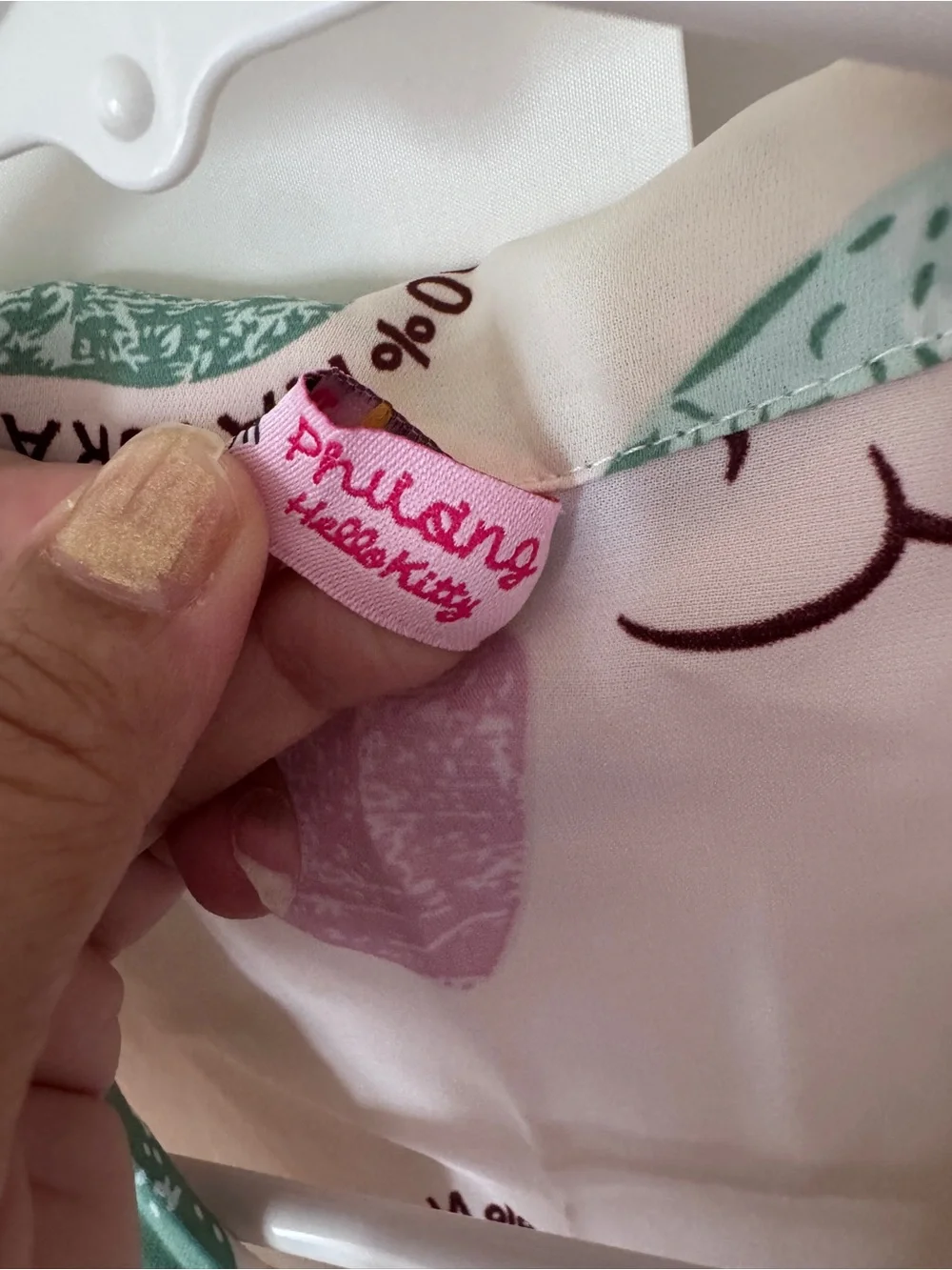 Hello Kitty Pink Short-Sleeve Shirt Small loungewear vacation coquette Y2K
